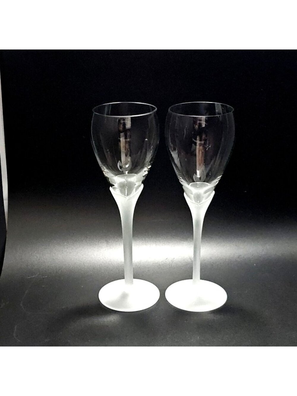 2 Colony Antique Satin Wine Glasses 8.75" frosted calla lily floral shape stem